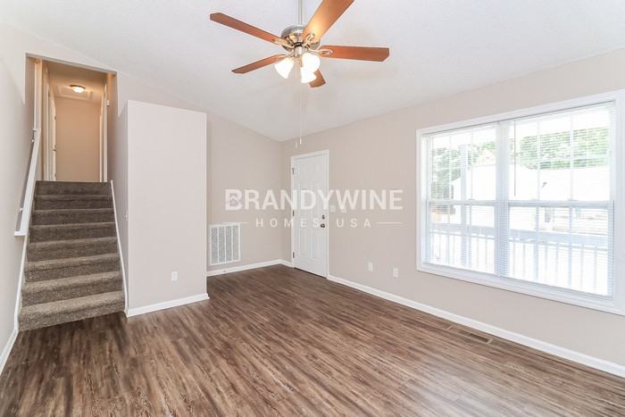 216 Remmington Court - Photo 3 of 20