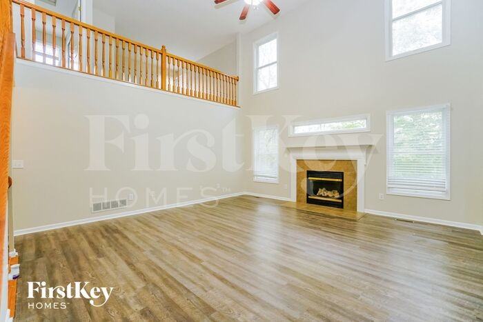 7821 Edgewater Ct - Photo 2 of 15