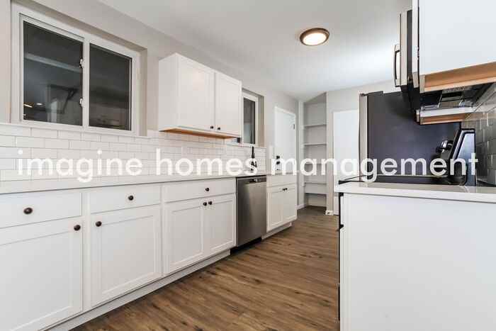 10860 Carnegie Dr - Photo 7 of 16