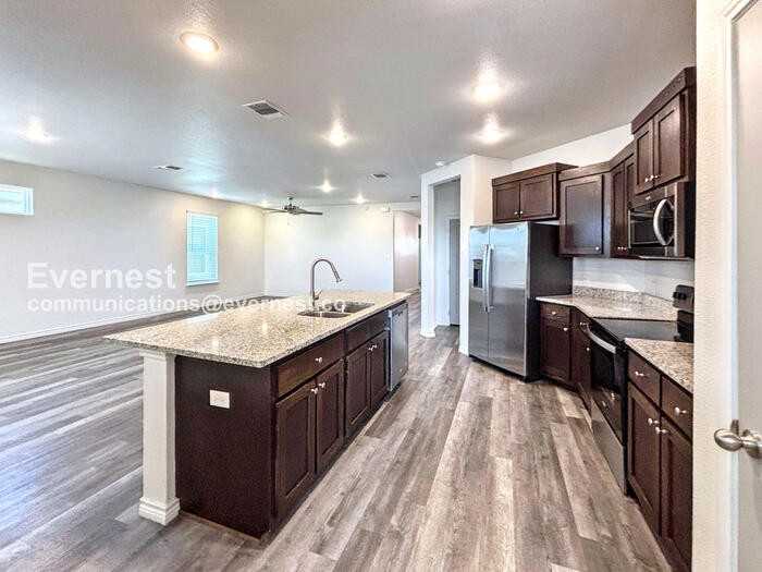 7605 Purvis Street - Photo 4 of 23