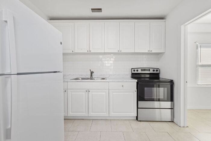 1721 41st Street South - Photo 6 of 25