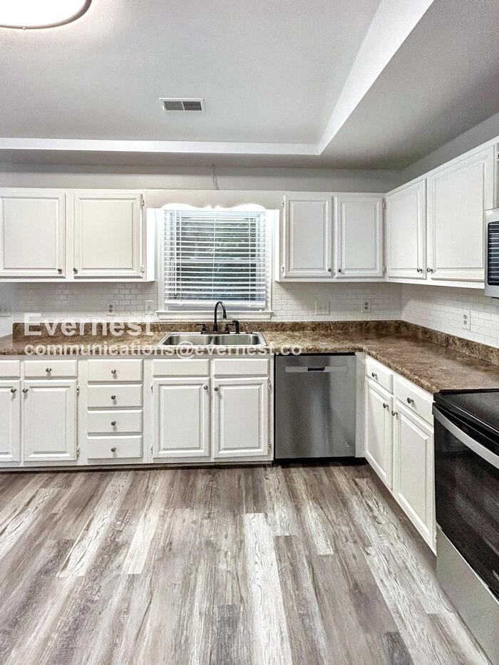 5202 Harrod Ct - Photo 3 of 21