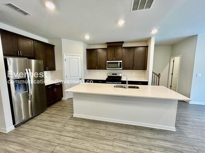 322 Timberland Avenue - Photo 2 of 29