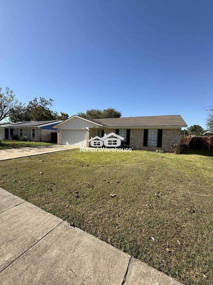 1109 Sunset Dr - Photo 2 of 20