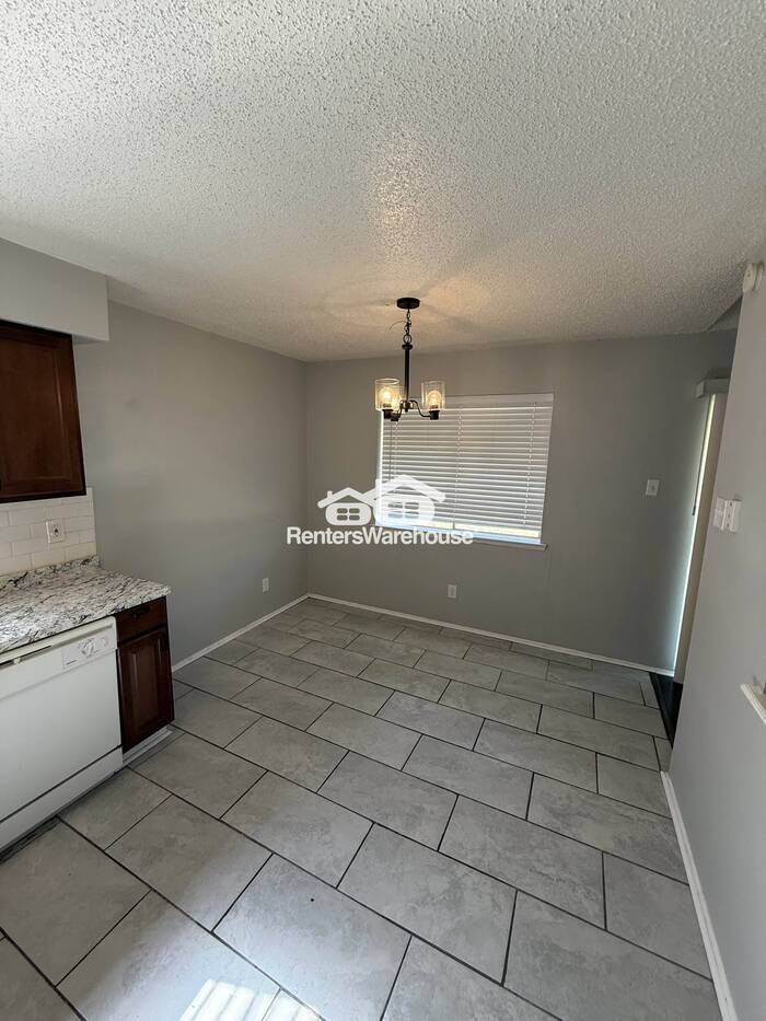 1109 Sunset Dr - Photo 7 of 20