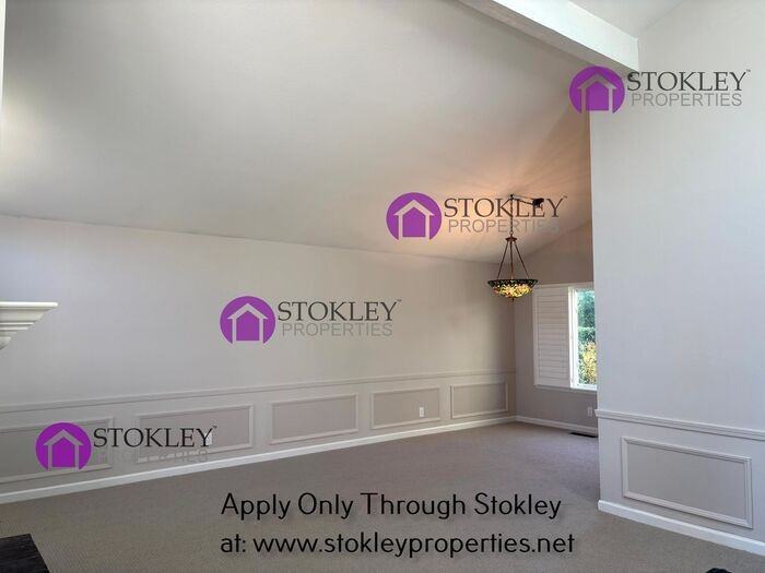 637 Tarrytown Ct - Photo 2 of 22