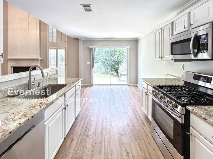 2576 Alvecot Cir Se - Photo 4 of 30