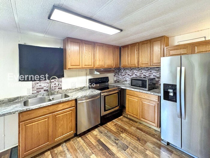 141 Gordon Dr - Photo 2 of 26