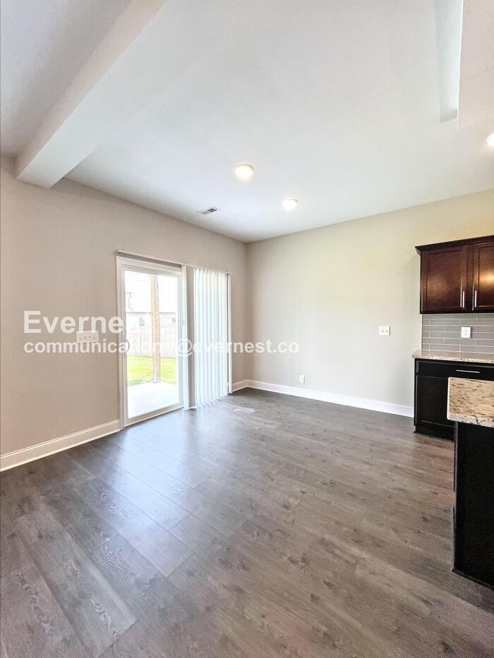 829 Marksman Ct - Photo 4 of 24