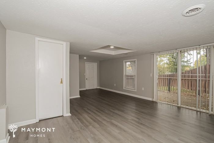 2415 Lynnfork Ave - Photo 5 of 12