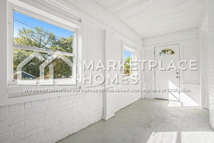 1385 1385 Eason St SW - Photo 3 of 23