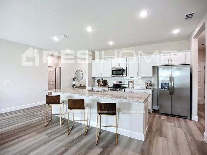 1750 S Biscayne Dr - Photo 2 of 24