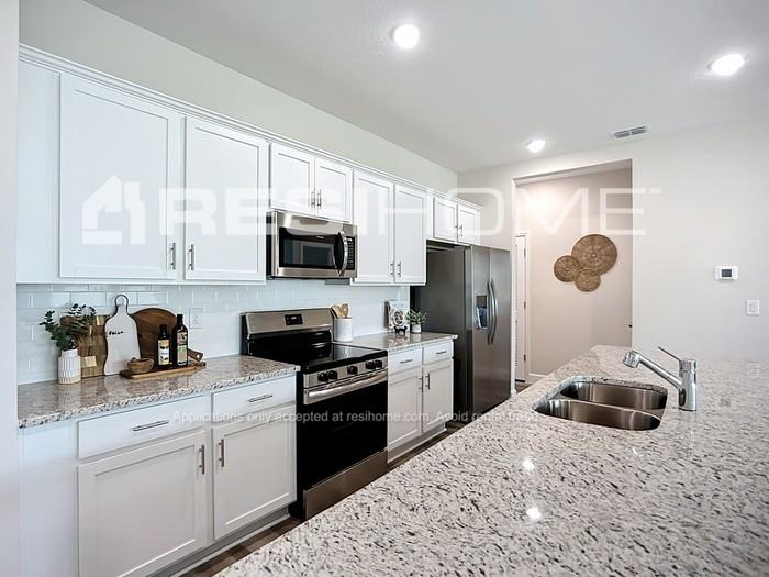 1750 S Biscayne Dr - Photo 3 of 24