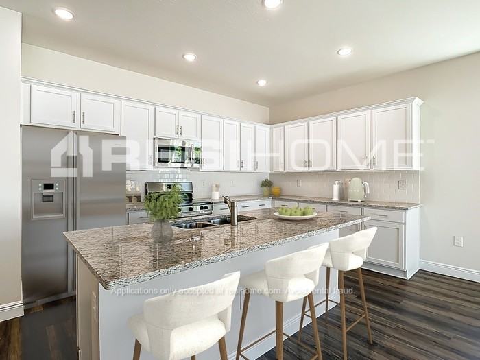 2070 S Salford Blvd - Photo 2 of 15