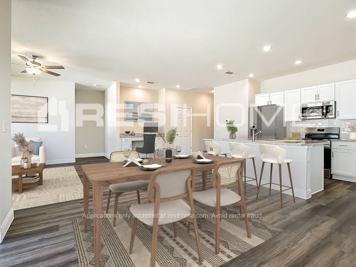 2070 S Salford Blvd - Photo 4 of 15