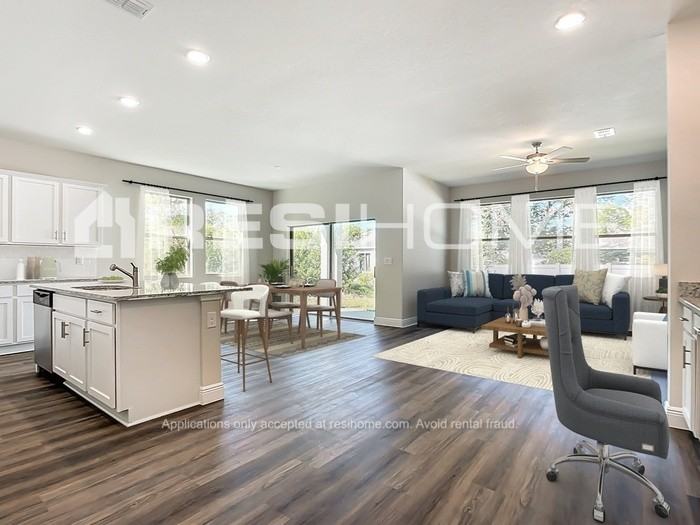 2070 S Salford Blvd - Photo 5 of 15