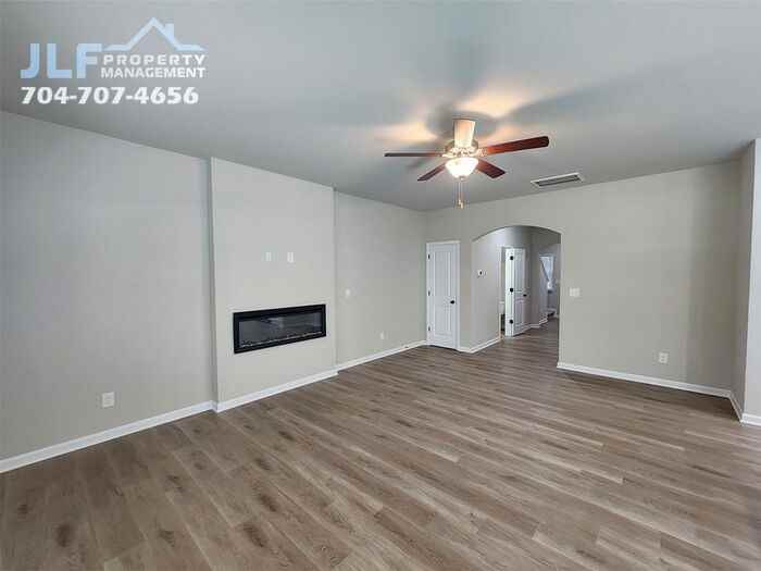 12530 Susanna Dr - Photo 3 of 24