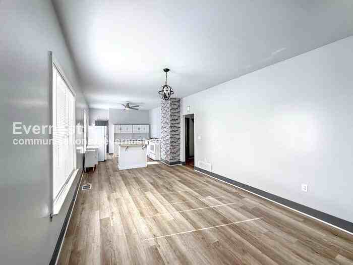 6073 Linwood St #1 - Photo 4 of 18