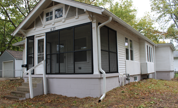 431 N Grand Ave - Photo 3 of 17