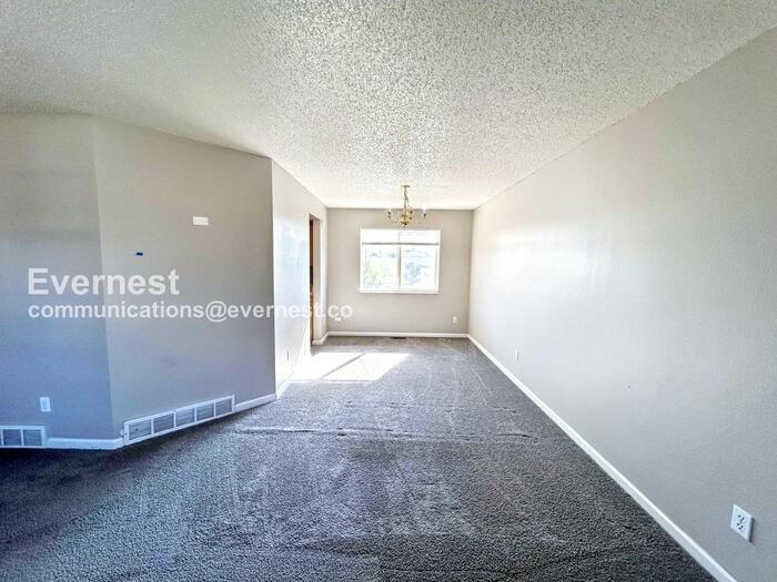 663 Seawell Dr - Photo 5 of 27