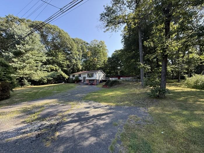 8 Abbott Dr #1 - Photo 2 of 34