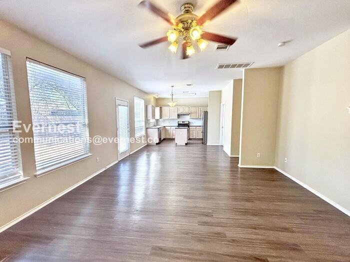 3605 Texas Topaz Dr - Photo 3 of 20