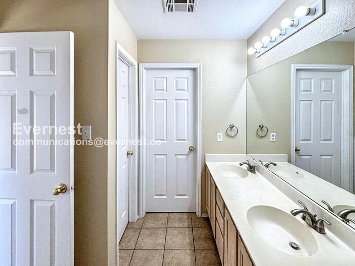 3605 Texas Topaz Dr - Photo 5 of 20