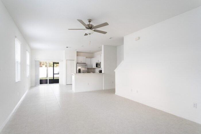 38119 Fallstone Way - Photo 5 of 50