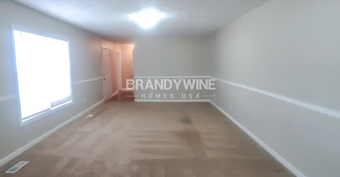 112 Valerie Court - Photo 3 of 18