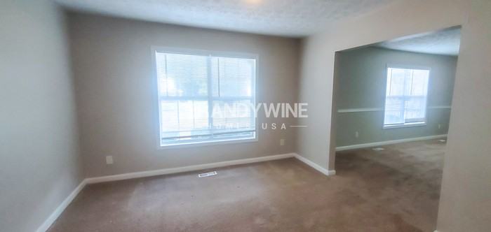 112 Valerie Court - Photo 5 of 18