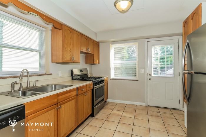 3615 Puhlman Ave - Photo 6 of 11