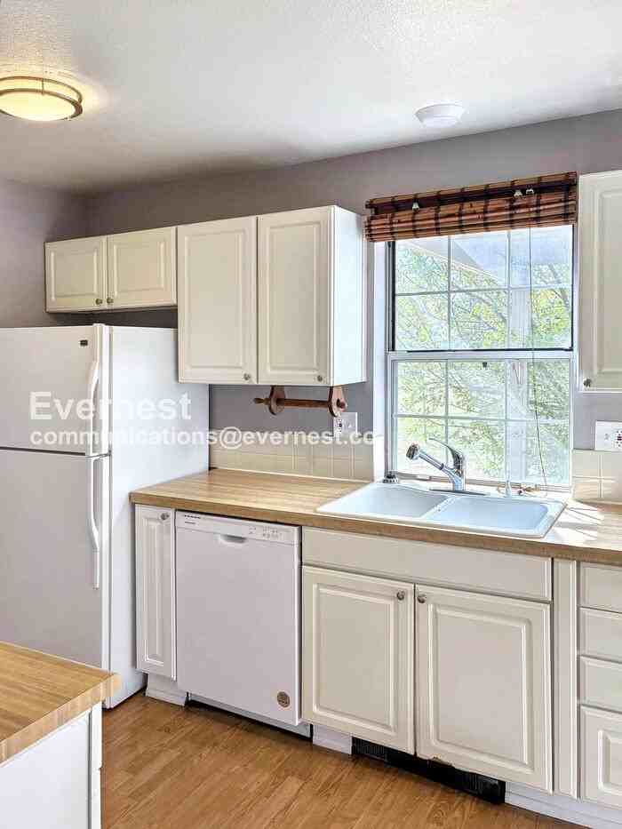 2828 Silverplume Drive #S5 - Photo 4 of 50