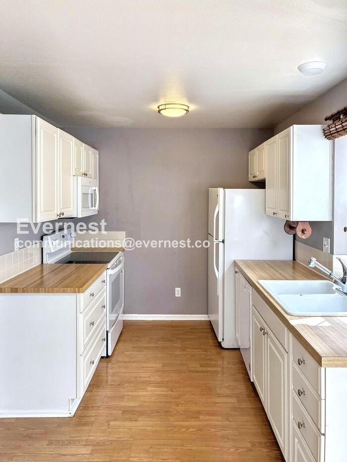 2828 Silverplume Drive #S5 - Photo 6 of 50