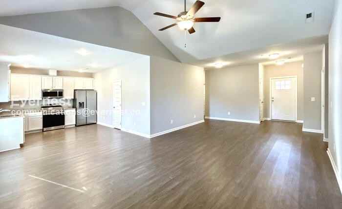 1020 Echo Ridge Rd - Photo 4 of 25