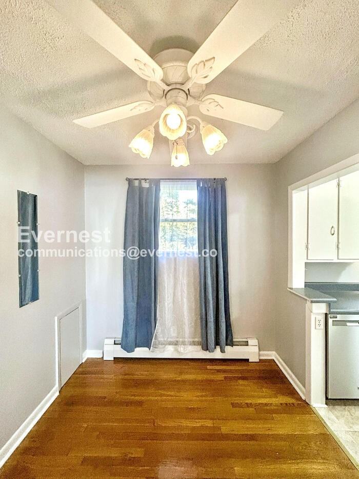 2116 Oakwood Lane - Photo 4 of 26