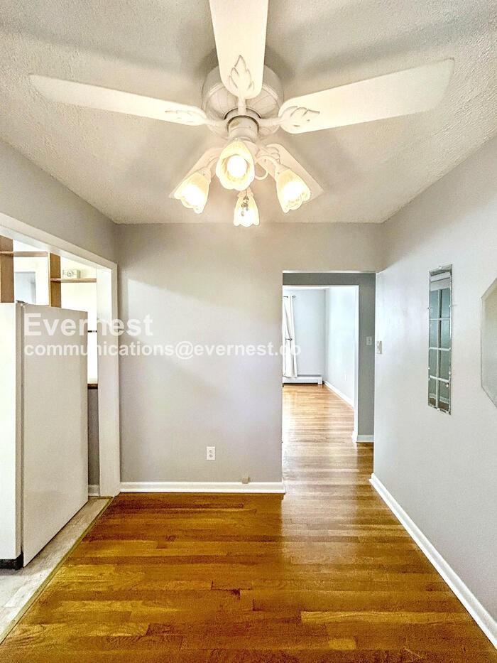 2116 Oakwood Lane - Photo 5 of 26