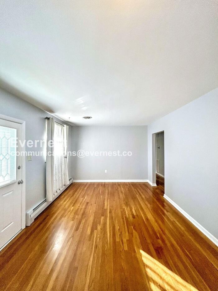 2116 Oakwood Lane - Photo 7 of 26