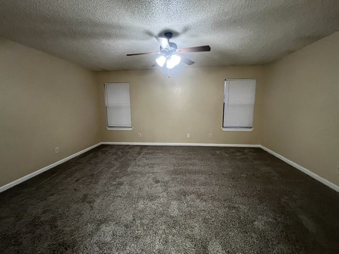 4312 Hulen Circle East - Photo 7 of 18