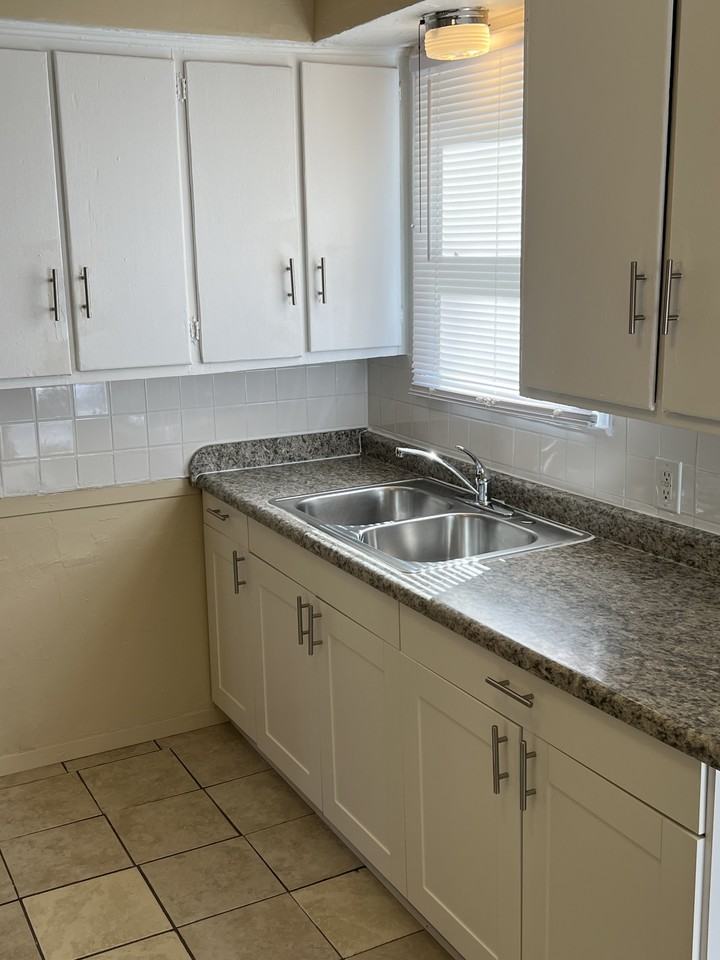 2348 East 37th Street #2348