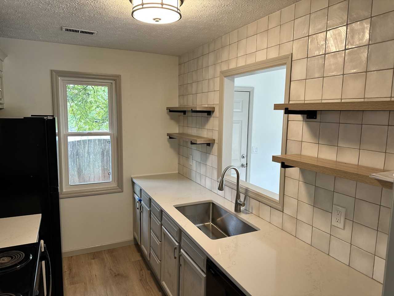 722 Washburn St #NA - Photo 2 of 10