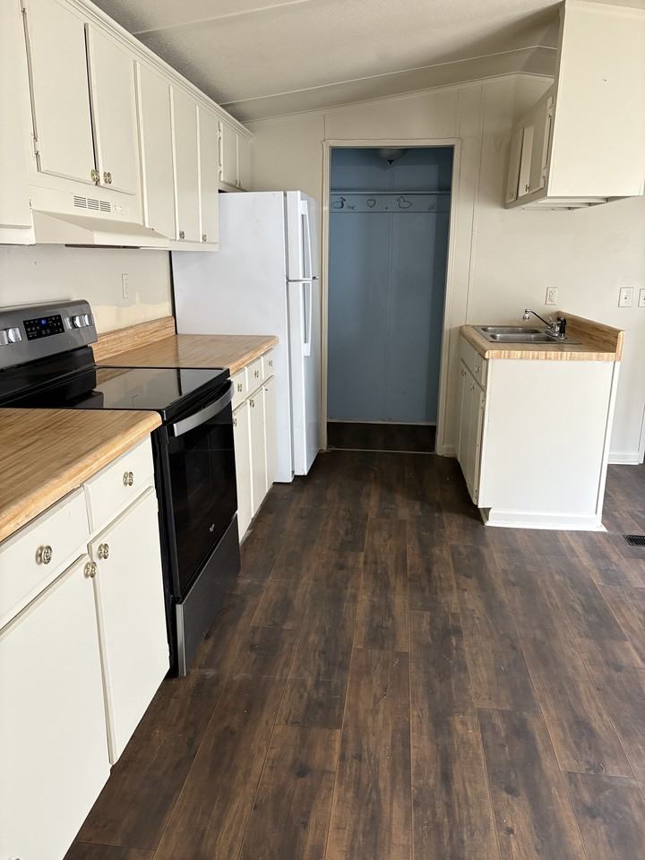 908 Salters St #NA - Photo 3 of 12