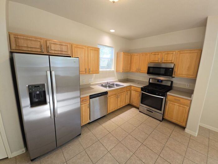 1125 Map Street #B - Photo 4 of 13