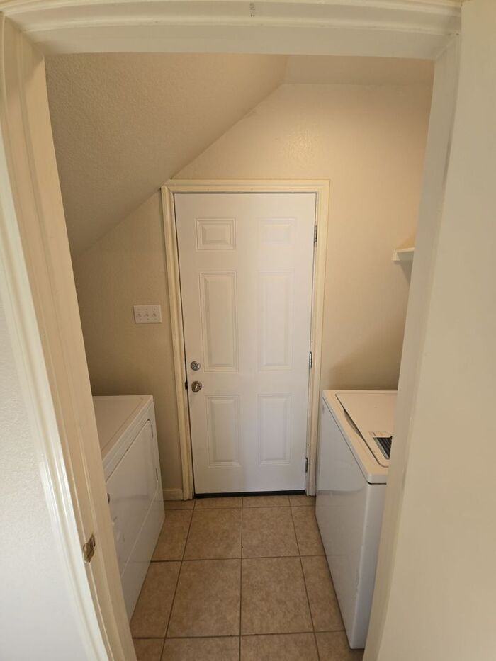 1125 Map Street #B - Photo 5 of 13