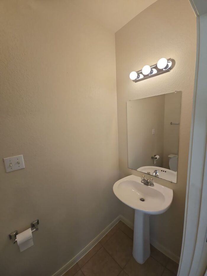 1125 Map Street #B - Photo 6 of 13