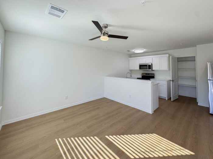 3009 Grey Wolf Cir #107 - Photo 2 of 36