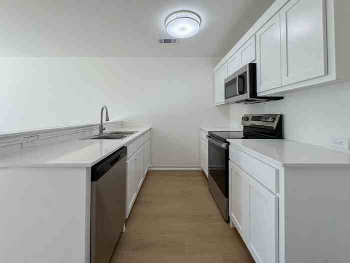 3009 Grey Wolf Cir #107 - Photo 7 of 36