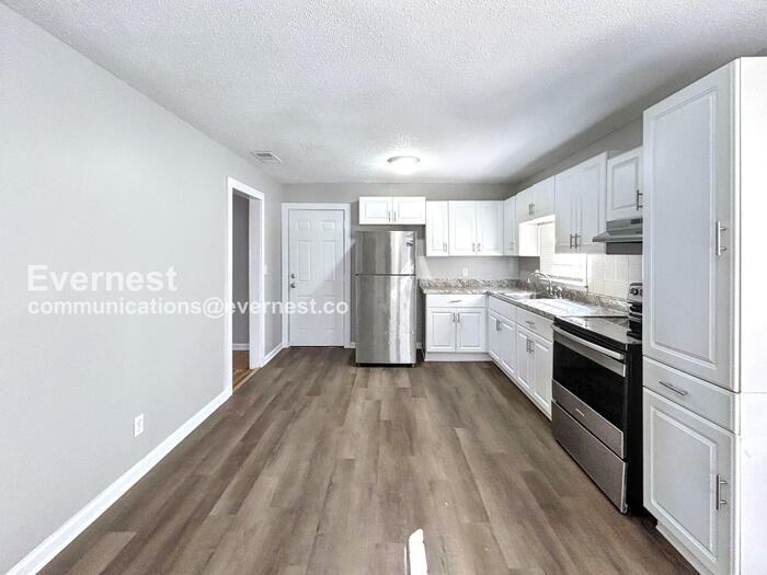 1214 Calhoun Ave #A - Photo 3 of 20