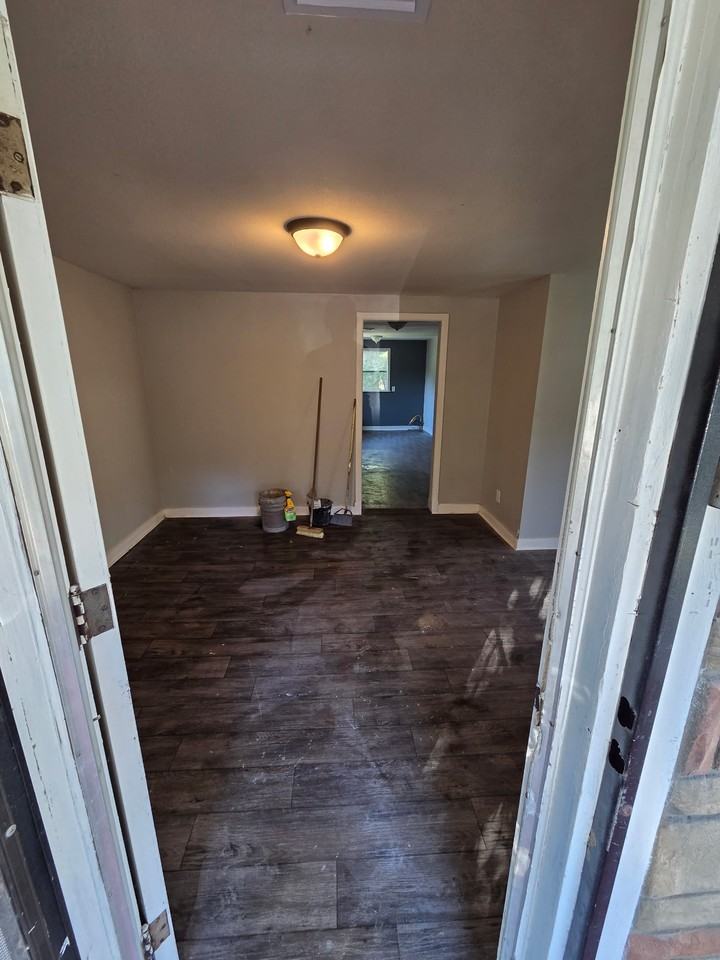 2866 Edgewood St #NA - Photo 3 of 17