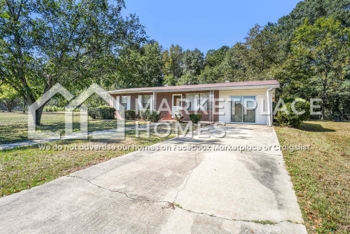 208 Webb Ave - Photo 2 of 17