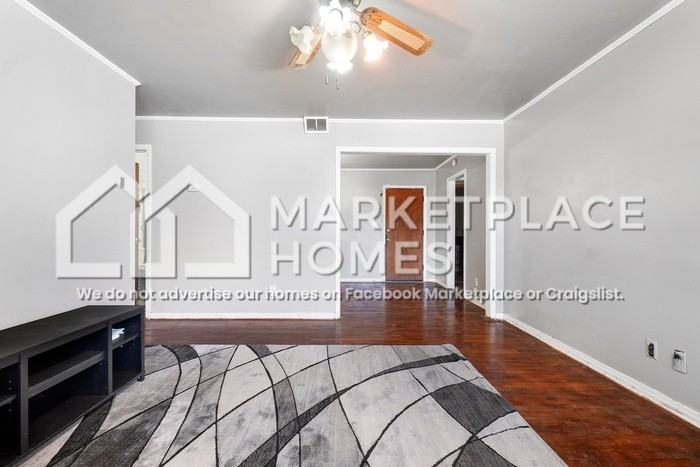 208 Webb Ave - Photo 5 of 17